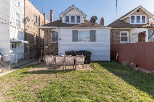 5030 Altgeld St, Chicago, IL 60639-2410