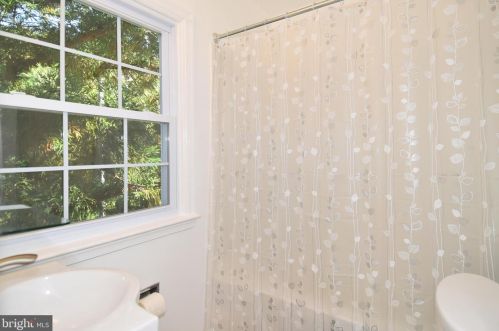 5746 15th St, Arlington VA  22205-2857 exterior