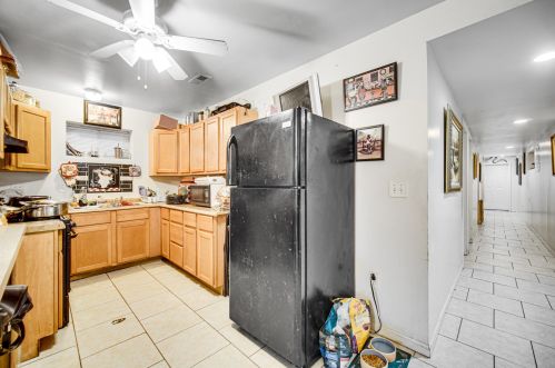 7952 Greenwood Ave, Chicago IL 60619-7096 exterior