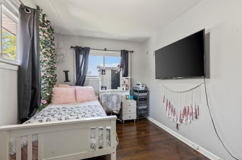 1547 Holmes Ave, Milwaukee WI  53221-3544 exterior