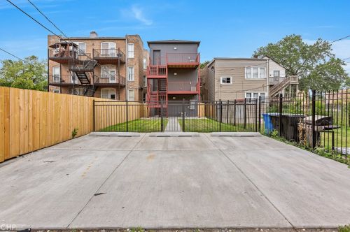 5233 Wabash Ave, Chicago IL  60615-3312 exterior