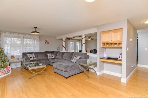 3 Grn Holw Rd, Killingly CT 06239-3546 exterior