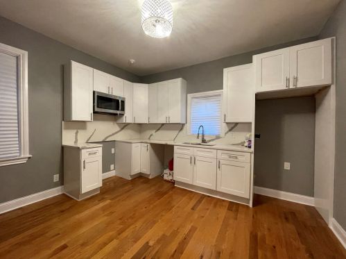 1330 73rd St, Chicago IL 60638-5916 exterior