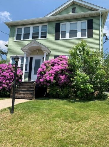 36 Granville Ave, Worcester, MA 01606-2233