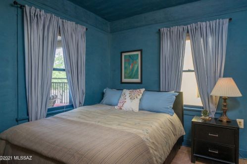 837 8 St, Tucson AZ 85719-5517 exterior