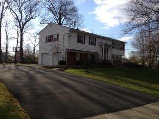 1 Winfield Dr, Parsippany, NJ 07054-2245