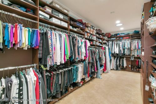 41 Marlpit Pl, Middletown NJ 07748-2028 exterior