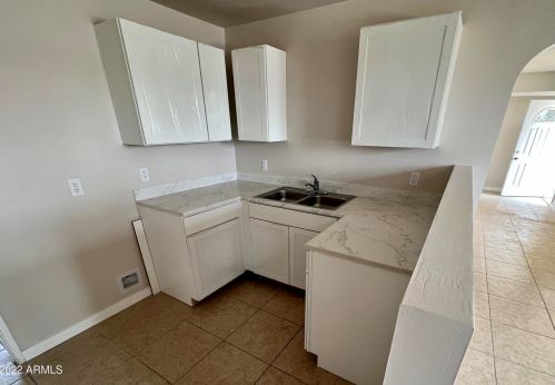 8845 29 Ave, Phoenix AZ 85009-5715 exterior