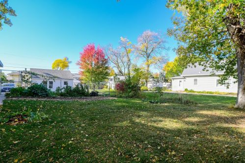 1151 Charlton St, Saint Paul MN 55118-2119 exterior