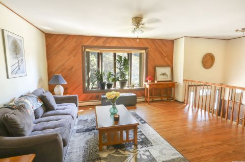 201 Irving Ave, Babylon, NY 11703-3911