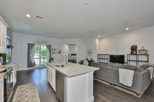 8704 El Portal Dr, Tampa FL  33604-1223 exterior