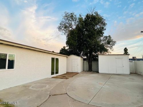 5658 37th Dr, Phoenix AZ  85019-2102 exterior