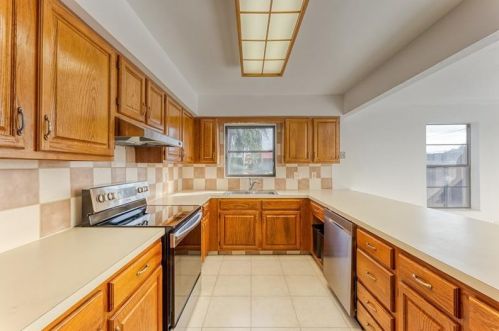 1466 25th Ave, Boynton Beach, FL 33426-7476