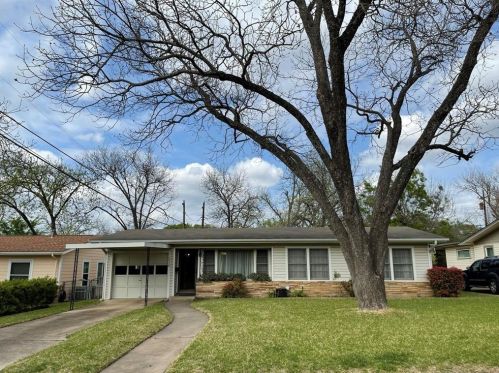 1718 Dartmouth Ave, Austin TX 78757-1314 exterior