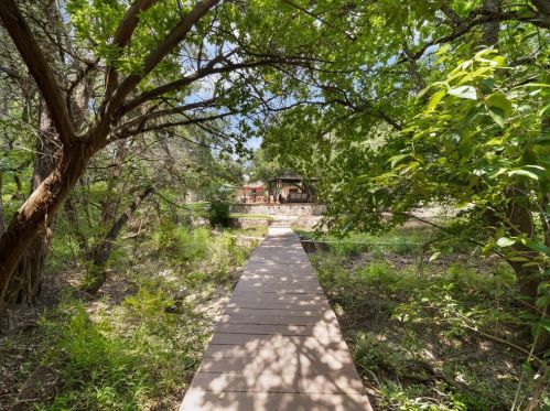 9604 Flintrock Cir, Austin TX 78737-1113 exterior