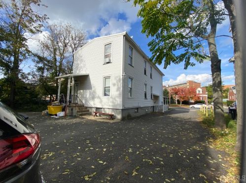 72 Duke St, New Brunswick NJ 08901-1707 exterior