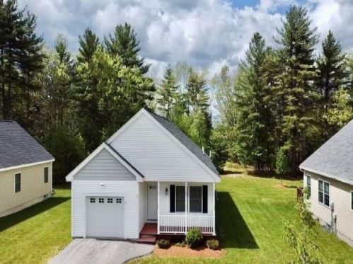 17 Nickerson Dr, Concord, NH 03303-1950