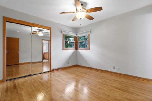 2231 Mallory Ave, Milwaukee WI 53221-4262 exterior