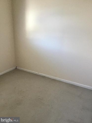 1715 Chesapeake Dr, Edgewater MD 21037-2325 exterior