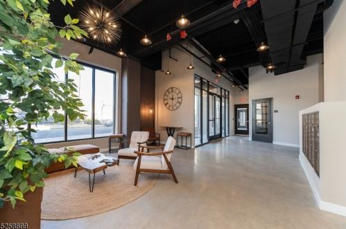 18 Main St, Bound Brk NJ  08805-1971 exterior