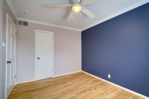 5006 Hall St, Dallas TX 75235-8814 exterior