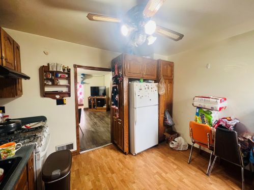 2013 70, Milwaukee WI 53213-1947 exterior