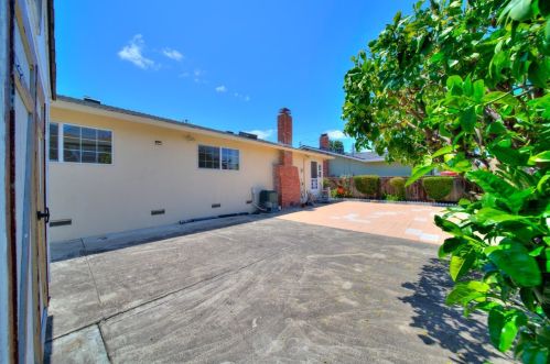 1637 Everglades Dr, Milpitas CA 95035-6612 exterior