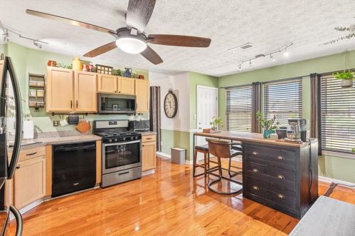 2533 Mdw Brooke Ct, Lithonia GA 30058-3844 exterior