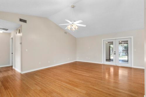 6004 Bamboo Dr, Fort Pierce FL 34982-3776 exterior