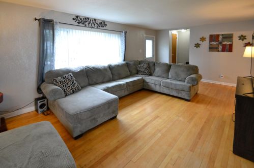 3255 26th St, Milwaukee, WI 53215-4422