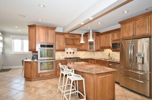 5381 Northumberland St, Pittsburgh PA 15217-1128 exterior