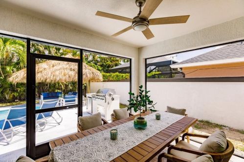 819 96 Ave, Naples FL 34108-2465 exterior