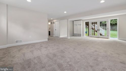 6527 Divine St, Mc Lean VA 22101-4623 exterior