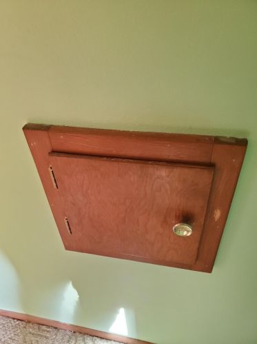 1130 Thomas St, Manitowoc WI 54220-2250 exterior