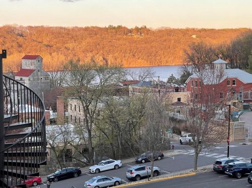 301 3rd St, Stillwater MN 55082-4980 exterior