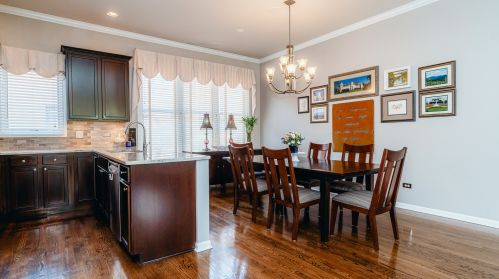 4010 Clark St, Chicago IL 60613-1998 exterior