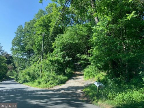 105 Old Pennell Rd, Media PA 19063-5938 exterior