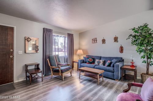 5759 Helen St, Tucson, AZ 85712-5006