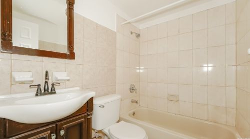 817 170th St, Bronx NY 10452-7013 exterior