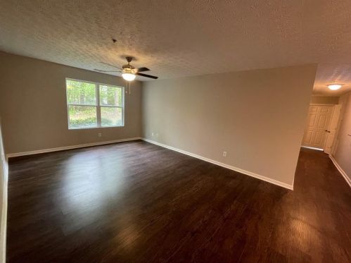 2104 Fairington Village Dr, Lithonia, GA 30038-1361