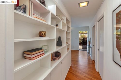 1 Avenida Dr, Berkeley CA 94708-2146 exterior