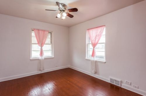 37 Lewis Ave, Waukegan IL 60087-4739 exterior