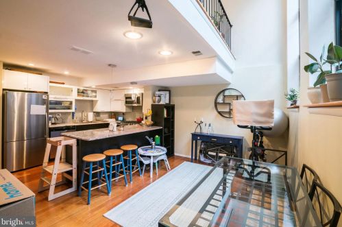 1012 Addison St, Philadelphia PA  19147-1213 exterior