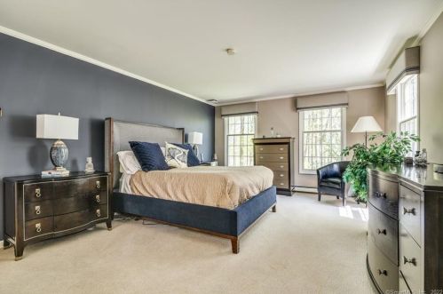 43 Jefferson Dr, Ridgefield CT 06877-5910 exterior