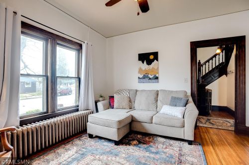 381 Case Ave, Saint Paul MN 55106-3527 exterior