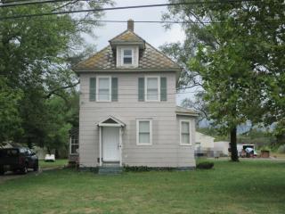 25 Thornton Ave, Elm, NJ 08037-9505