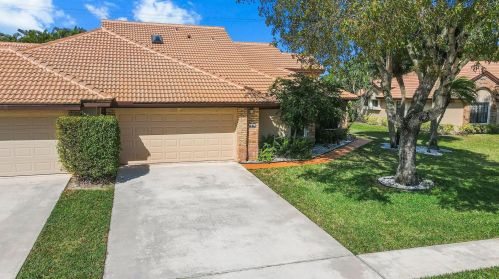 7279 Le Chalet Blvd, Boynton Beach FL 33472-5035 exterior