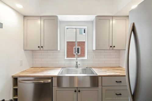 1614 Aurelius St, Pittsburgh PA 15218-2320 exterior