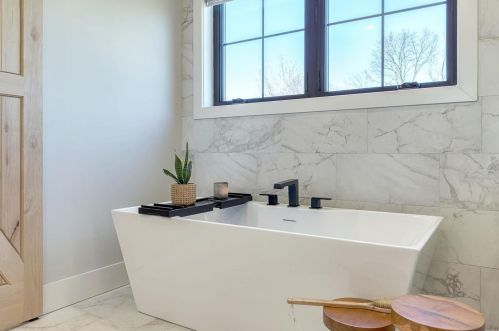 100 Ladue Meadows Ln, Saint Louis MO 63141-7503 exterior