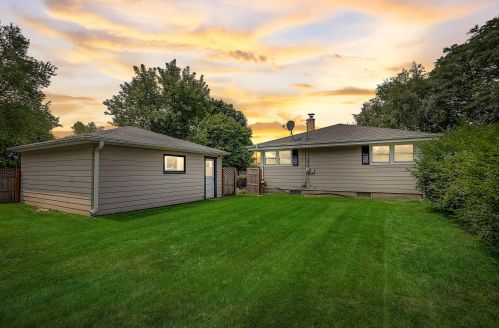 5536 Mohawk Ave, Milwaukee WI 53217-5034 exterior